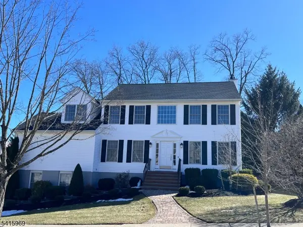 37 Fox Chase Ln, Roxbury Twp., NJ 07852