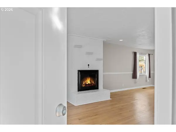 1725 GRANT ST NE, Salem, OR 97301