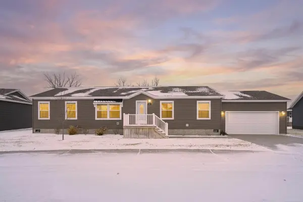 2775 Naples CT, Lapeer Twp, MI 48446