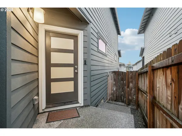 1121 N AUBURN PL, Ridgefield, WA 98642