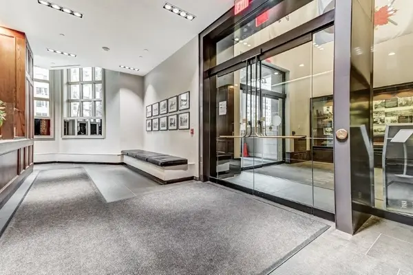 426 University AVE #2210, Toronto C01, ON M5G 1S9