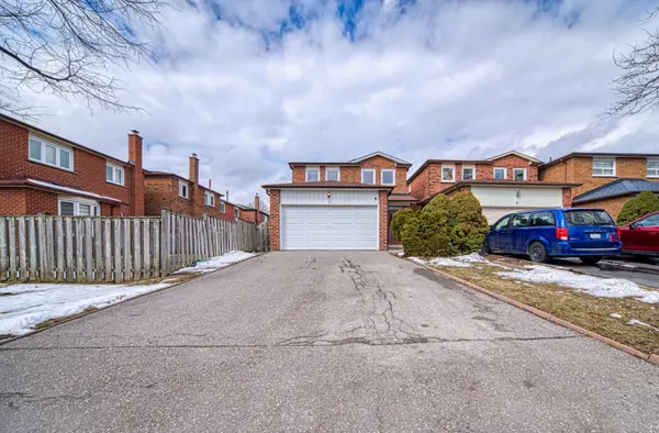 4 Treerun AVE, Toronto E05, ON M1V 3K6