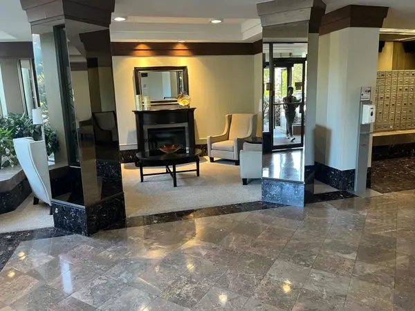 1890 Valley Farm RD #1516, Pickering, ON L1V 6B4