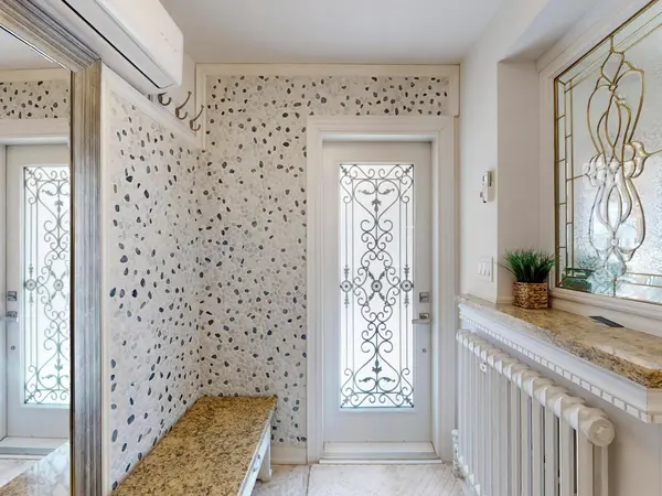 96 Highfield RD, Toronto E01, ON M4L 2V1