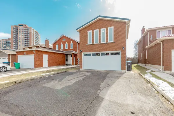 61 Kingknoll DR, Brampton, ON L6Y 3G6