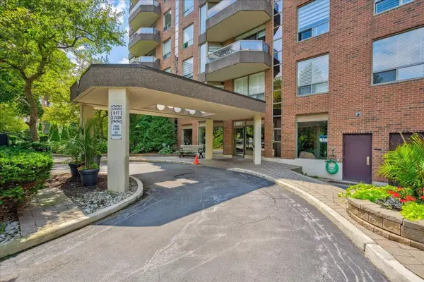 1901 Pilgrims WAY #702, Oakville, ON L6M 2W9