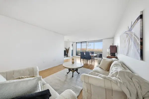 2055 Upper Middle RD #602, Burlington, ON L7P 3P4