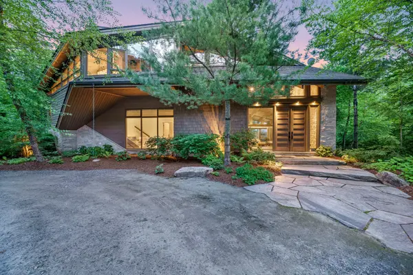 3356 West Shore RD, Dysart Et Al, ON K0M 1S0