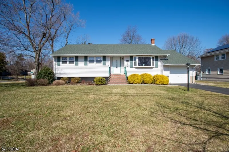 701 Sunbrite Ln, Piscataway Twp., NJ 08854