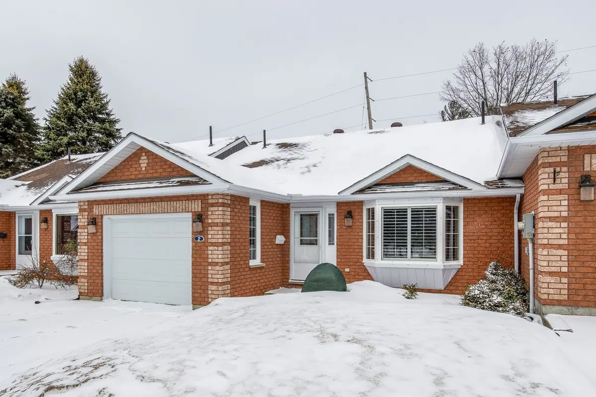 90 Burke ST #2, Penetanguishene, ON L9M 2H2