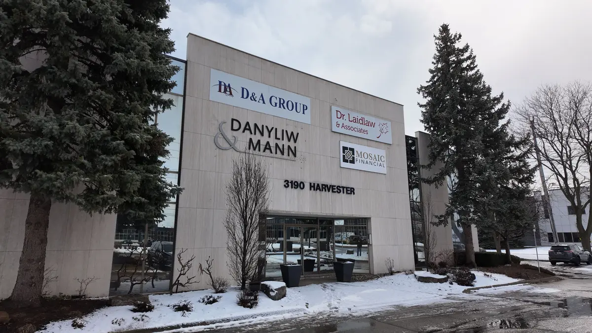 3190 Harvester RD #1WEST, Burlington, ON L7N 3T1