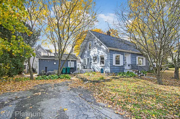 715 Thornapple ST,  St. Clair,  MI 48079