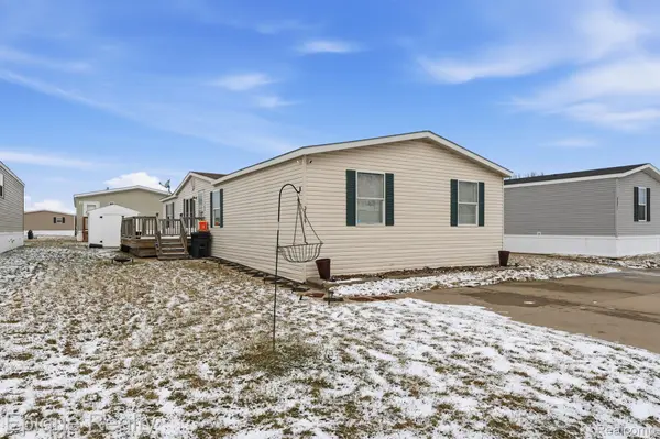 37829 Culver DR, Clinton Charter Township, MI 48036