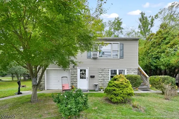 92 Lakeview Ter, Oakland Boro, NJ 07436