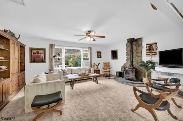 92 Lakeview Ter, Oakland Boro, NJ 07436