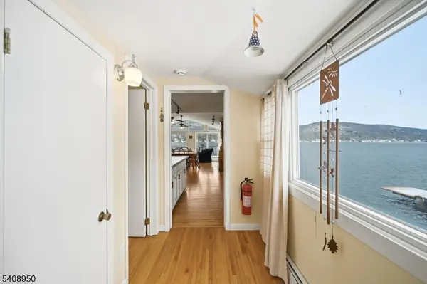 8 Wendy Way, Greenwood Lake, NJ 10925