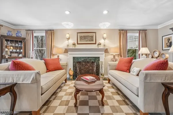 9 Buttonwood Ln, Chatham Twp., NJ 07928