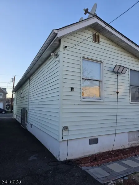 732 Essex Ave, Linden City, NJ 07036