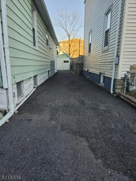 732 Essex Ave, Linden City, NJ 07036