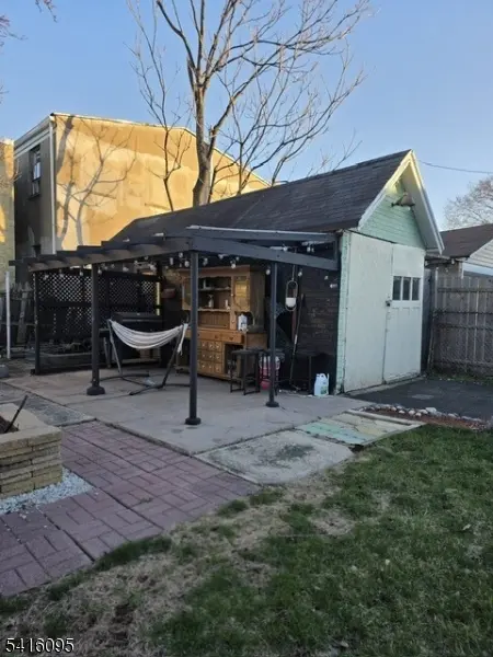 732 Essex Ave, Linden City, NJ 07036