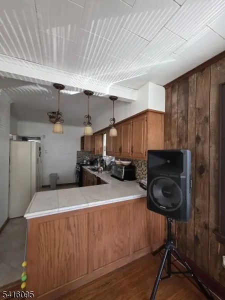 732 Essex Ave, Linden City, NJ 07036