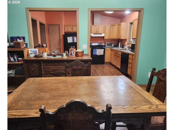 136 SLEEPY HOLLOW RD, White Salmon, WA 98672