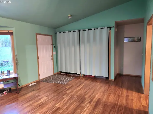 136 SLEEPY HOLLOW RD, White Salmon, WA 98672