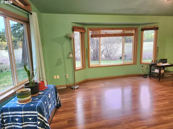 136 SLEEPY HOLLOW RD, White Salmon, WA 98672