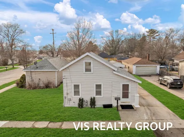 319 Visser ST, Spring Lake Vllg, MI 49456