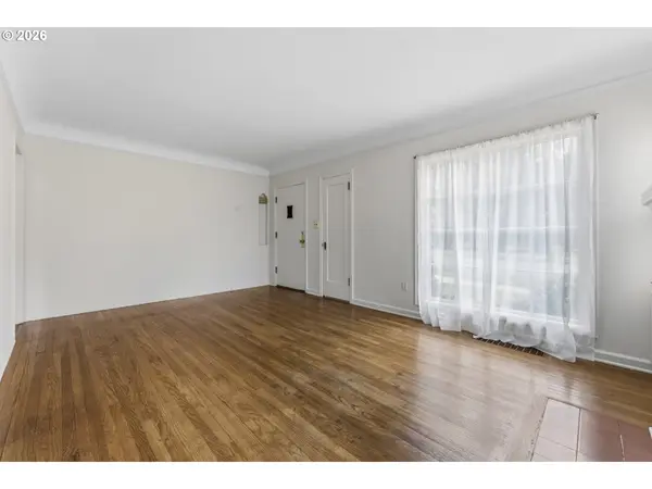 7836 N CHAUTAUQUA BLVD, Portland, OR 97217