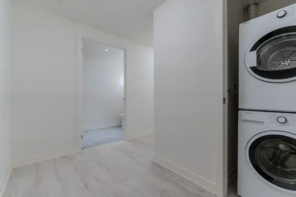 110 Broadway AVE #403, Toronto C10, ON M4P 0E9