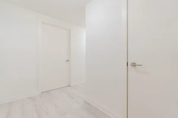 110 Broadway AVE #403, Toronto C10, ON M4P 0E9