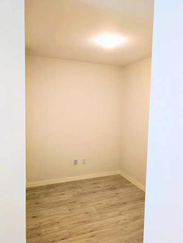 1010 Sandy Beach RD #2409, Pickering, ON L1W 3V9