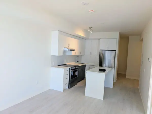 1010 Sandy Beach RD #2409, Pickering, ON L1W 3V9