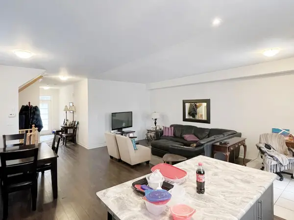 2 Longshore WAY, Whitby, ON L1N 0M1