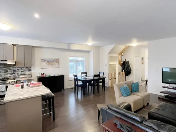 2 Longshore WAY, Whitby, ON L1N 0M1