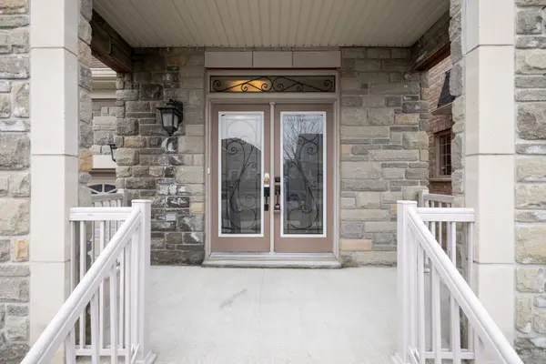 34 Harry Gay DR, Clarington, ON L1E 0B2