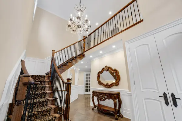 20 Shalom Aleichem CT, Vaughan, ON L4J 0E5