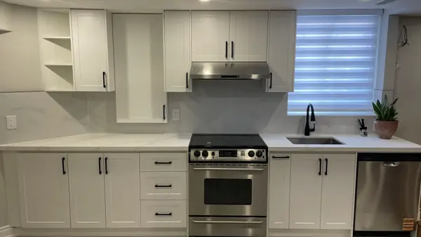 94 Lensmith DR #Basement, Aurora, ON L4G 6R9