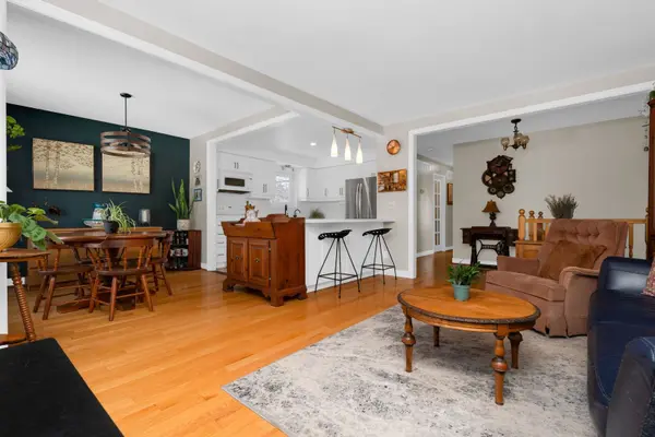 6 Carolyne ST, Essa, ON L3W 0J8