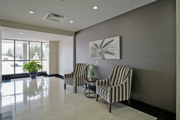 350 Rathburn RD #1905, Mississauga, ON L5B 3Y2