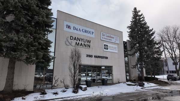 3190 Harvester RD #1WEST, Burlington, ON L7N 3T1