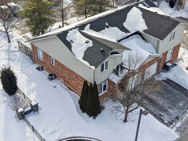 19 Bartlett AVE #1, Grimsby, ON L3M 5G6