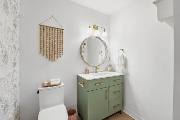 19 Bartlett AVE #1, Grimsby, ON L3M 5G6