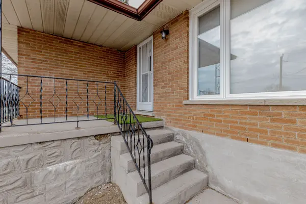 28 Hoffman ST, Kitchener, ON N2M 3M7