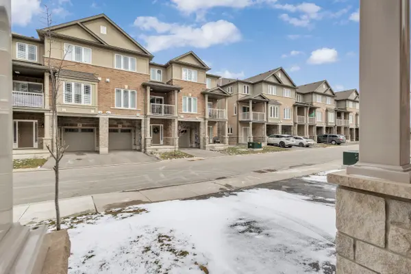 34 Laguna Village CRES #9, Hamilton, ON L0R 1P0