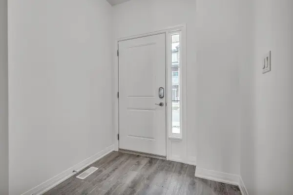 34 Laguna Village CRES #9, Hamilton, ON L0R 1P0