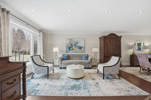 28 DEERVIEW AVE, Hamilton, ON L9G 4R8