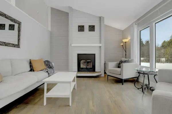 131 Delaney DR, Carp - Huntley Ward, ON K0A 1L0