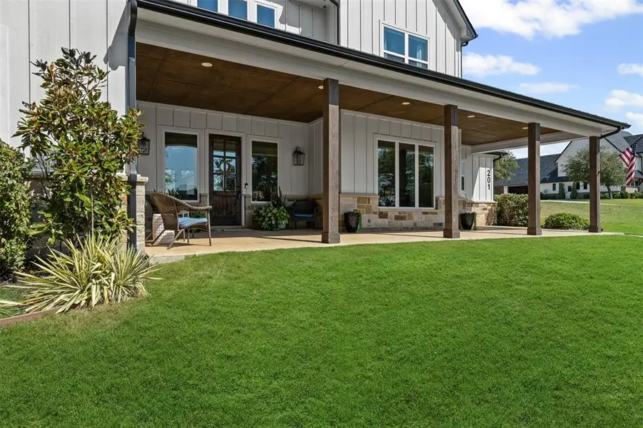 201 Flat Rock Lane, Weatherford, TX 76088